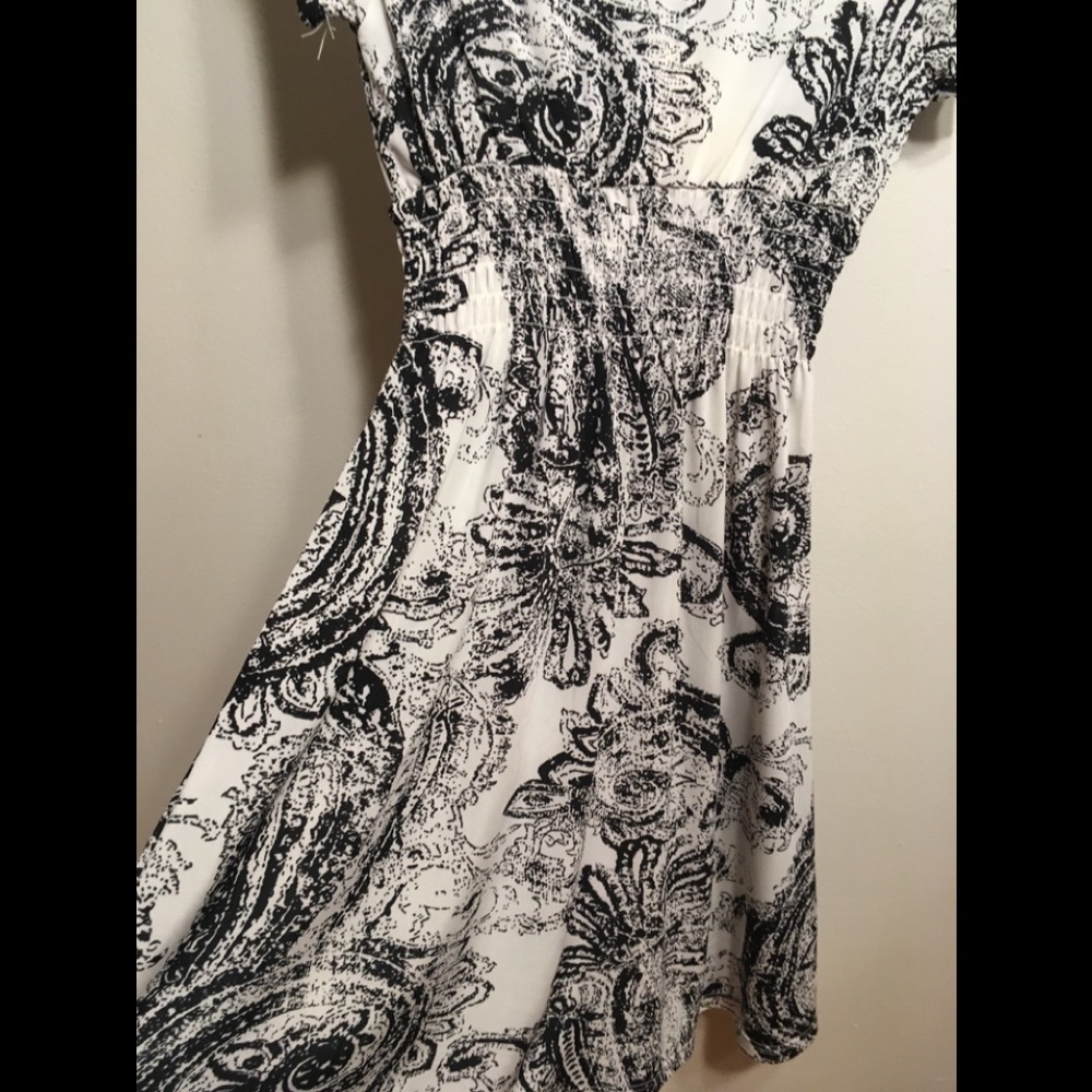 NWT Beautiful dress - Picture 7 of 8